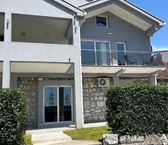 Cezar Apartment 3